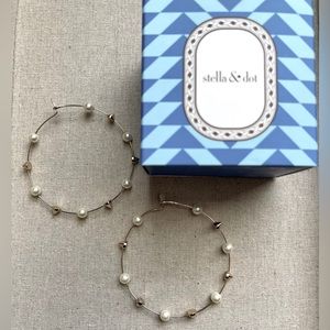 Stella & Dot Madison Pearl Hoops (Lightweight)